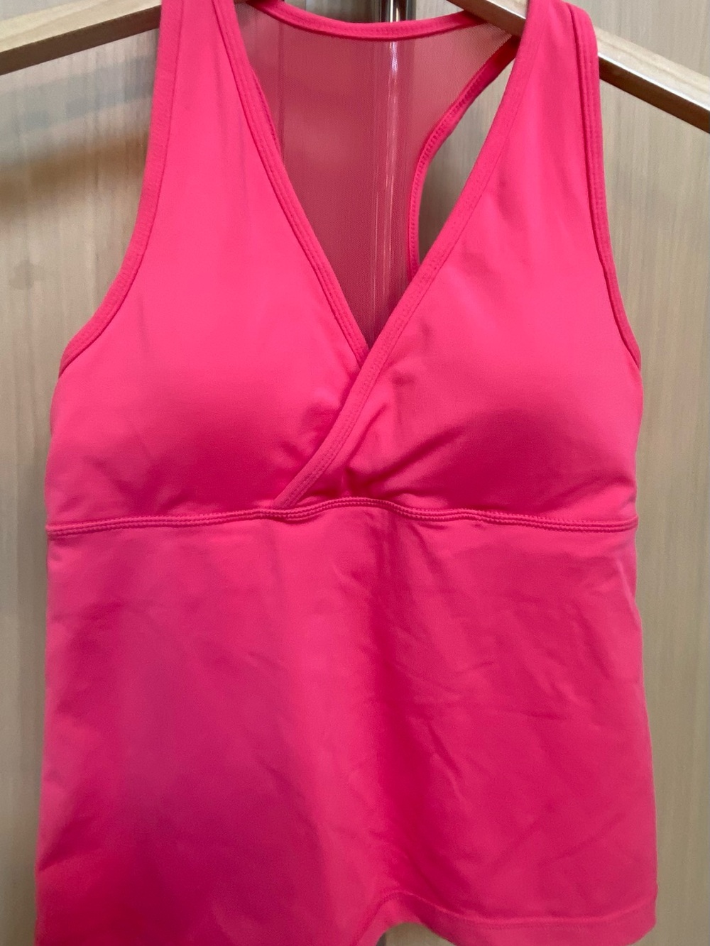 Lululemon Women’s Hot Pink V-Neck Athletic Tank - no pulling